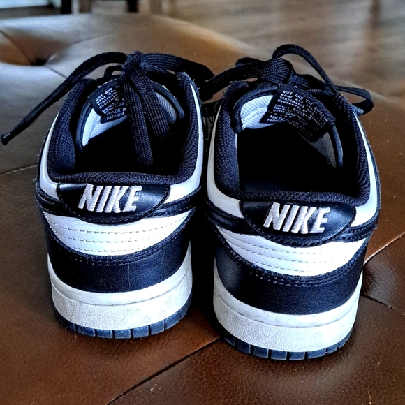 Size 8 Woman's Nike Pandas - Picture 3 of 3
